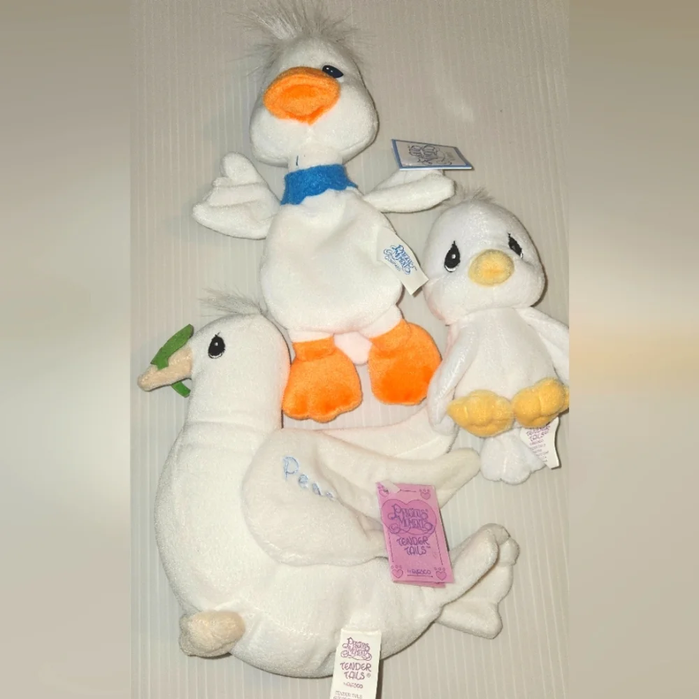 Precious Moments Plush Bird with Orange and Blue Features (B1) - Picture 1 of 8